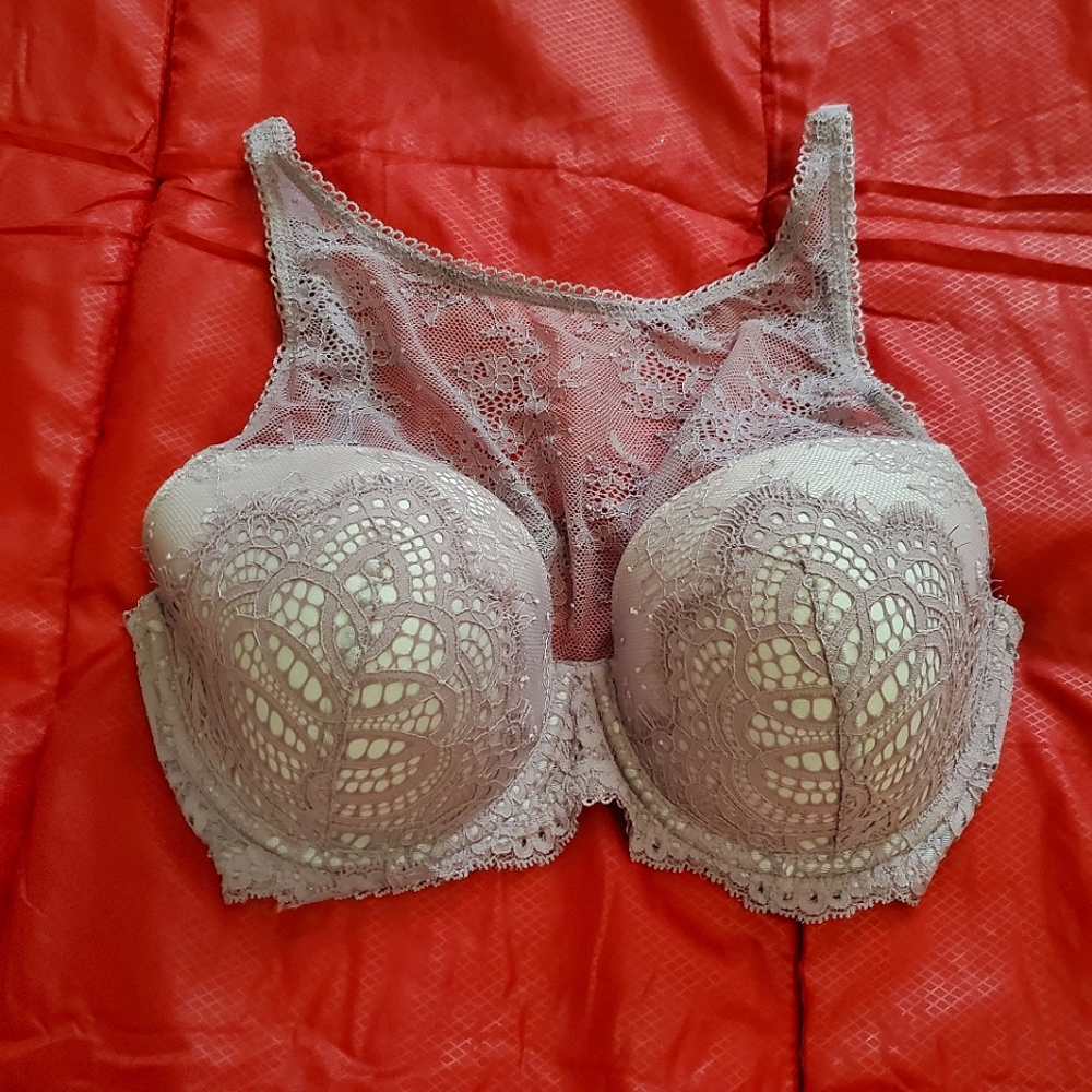 Victoria's Secret high neck lace demi in 34DD